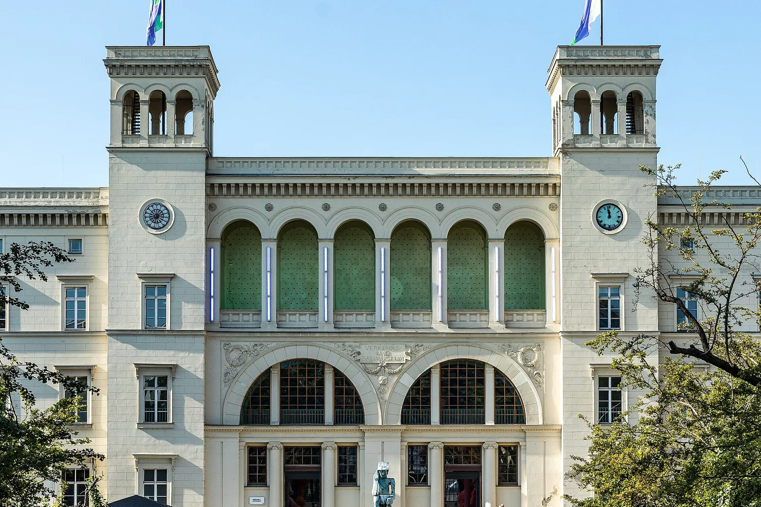 Hamburger Bahnhof: Tickets kaufen und Zeitfallen am Eingang