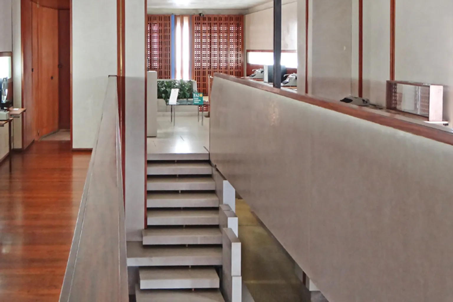 Negozio Olivetti Tickets: Online-Buchung oder Besuch vor Ort?