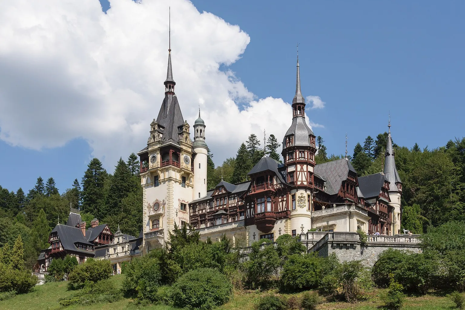 Schloss Peleș Eintritt: Standard- oder Komplett-Tour?